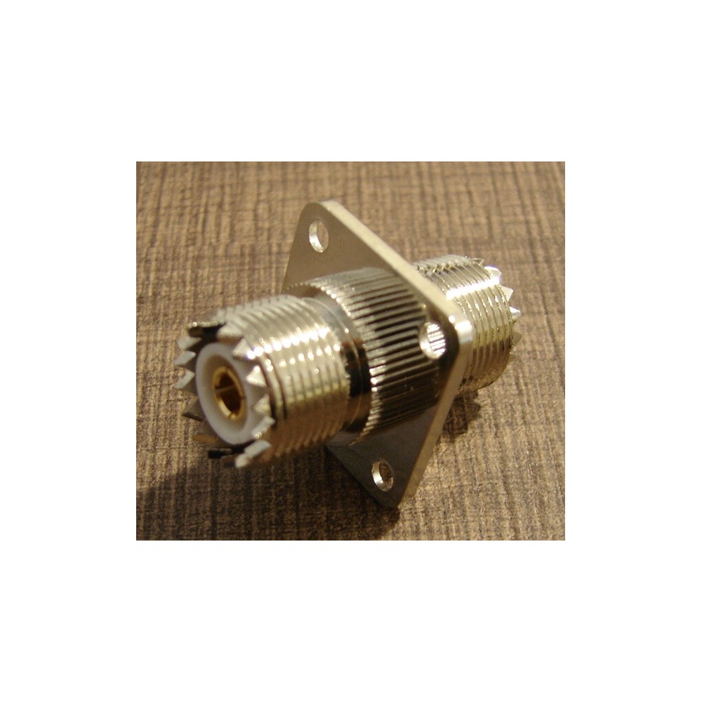 CONNETTORE ADATTATORE DA PANNELLO DOPPIO SO239 CON GHIERA 4 FORI