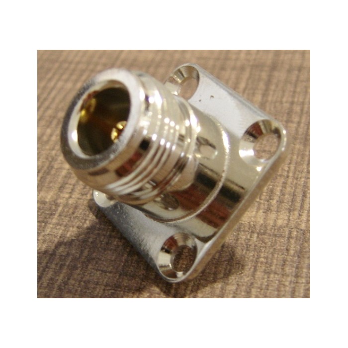 CONNETTORE DA PANNELLO N FEMMINA CON GHIERA 4 FORI