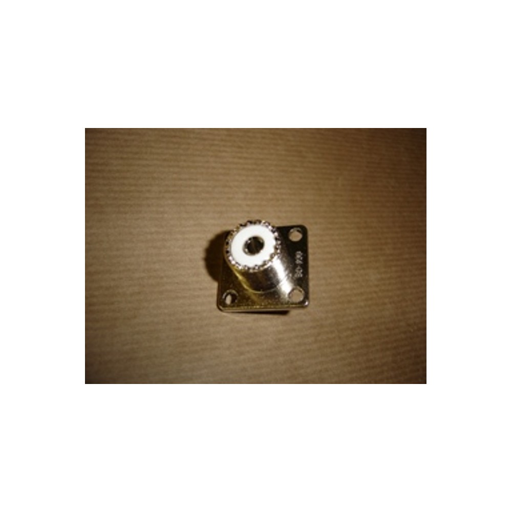 CONNETTORE DA PANNELLO SO239 CON GHIERA 4 FORI