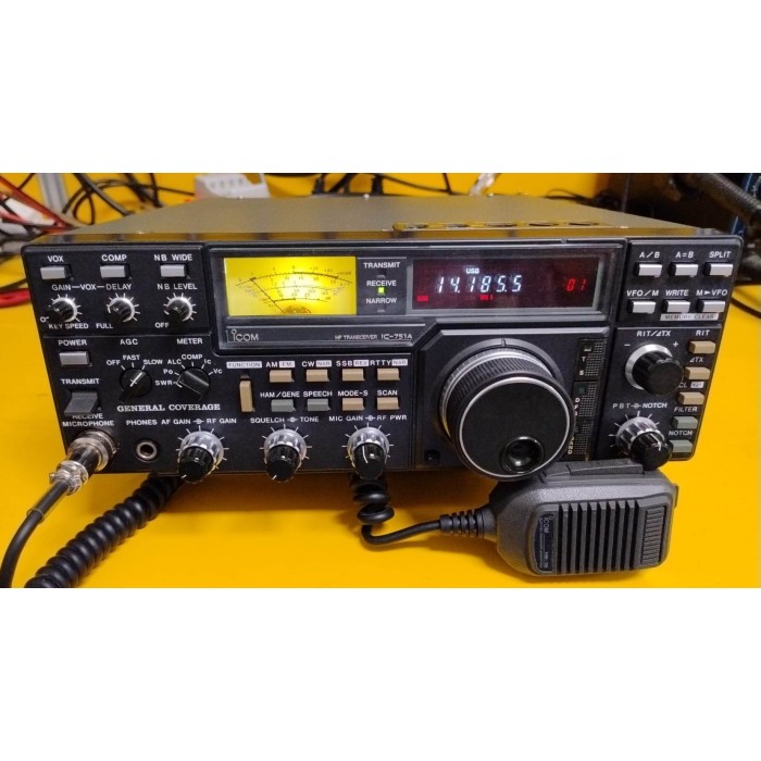ICOM IC-751A RTX 0-30MHZ ALL MODE - QUASI PARI AL NUOVO, CON ALIMENTATORE ENTROCONTENUTO.