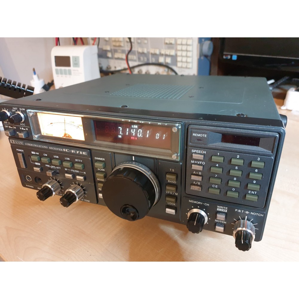 ICOM IC-R71  RICEVITORE HF A COPERTURA GENERALE DA 100 kHz A 30 MHz ALL-MODE