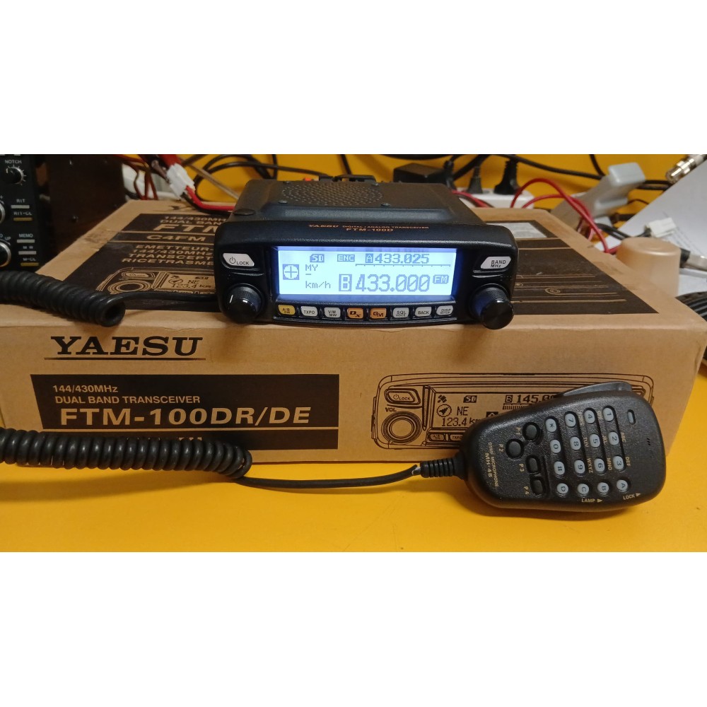 YAESU FTM-100DR C4FM/FM DIGITAL VHF/UHF NON APERTO DI BANDA - PERFETTO STATO